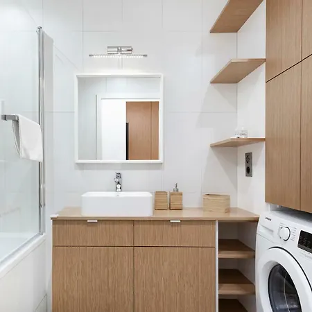 شقة Botanic Gardens With Free Garage By Renters فروتسواف