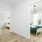 Botanic Gardens With Free Garage By Renters Wroclaw