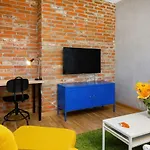 Botanic Gardens With Free Garage By Renters Apartment *