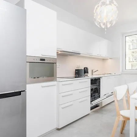 Botanic Gardens Apartment In Wroclaw By Noclegi Renters Вроцлав