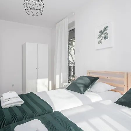 Botanic Gardens With Free Garage By Renters