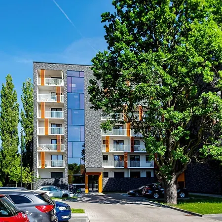Botanic Gardens With Free Garage By Renters