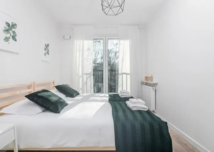 Botanic Gardens With Free Garage By Renters 브로츠와프