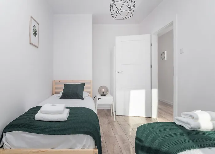 Botanic Gardens With Free Garage By Renters * Breslavia