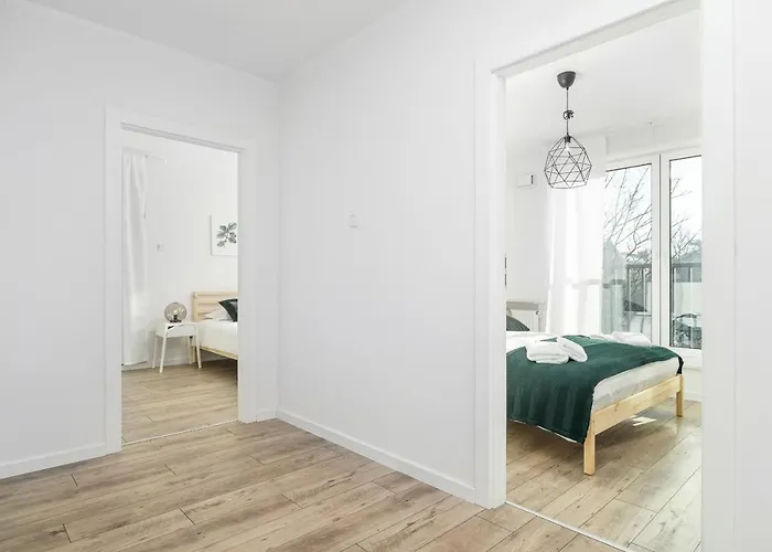 Botanic Gardens With Free Garage By Renters 브로츠와프