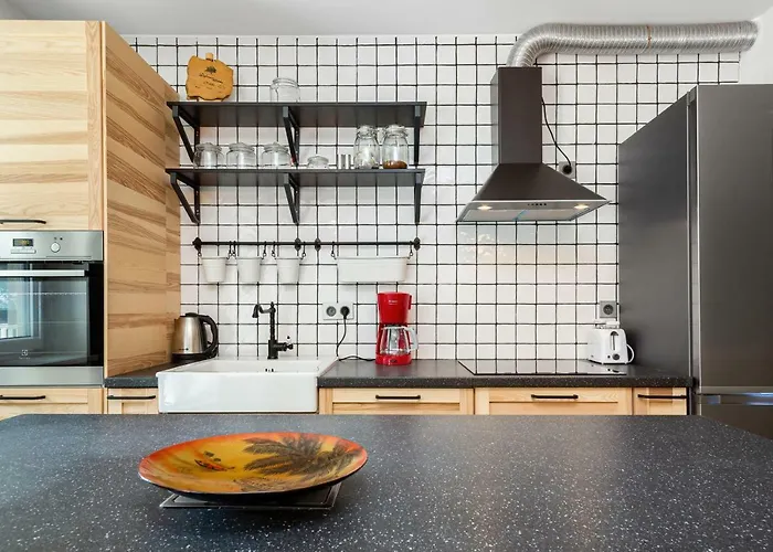 Botanic Gardens With Free Garage By Renters *