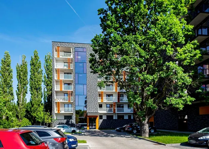 Botanic Gardens With Free Garage By Renters